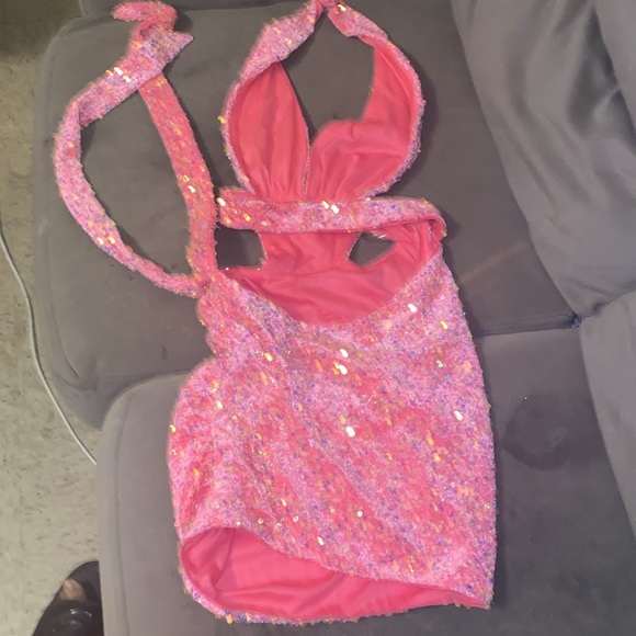 Pretty in pink party dress - Picture 3 of 5